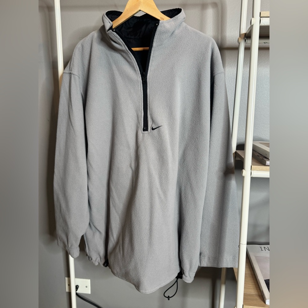 Nike center swoosh. Y2K. Light Gray Fleece Jacket. Reversible windbreaker